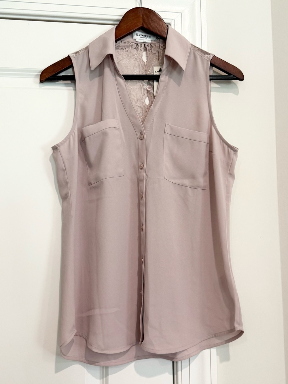 NWT Express Sleeveless Portofino Slim Blouse With Lace Back